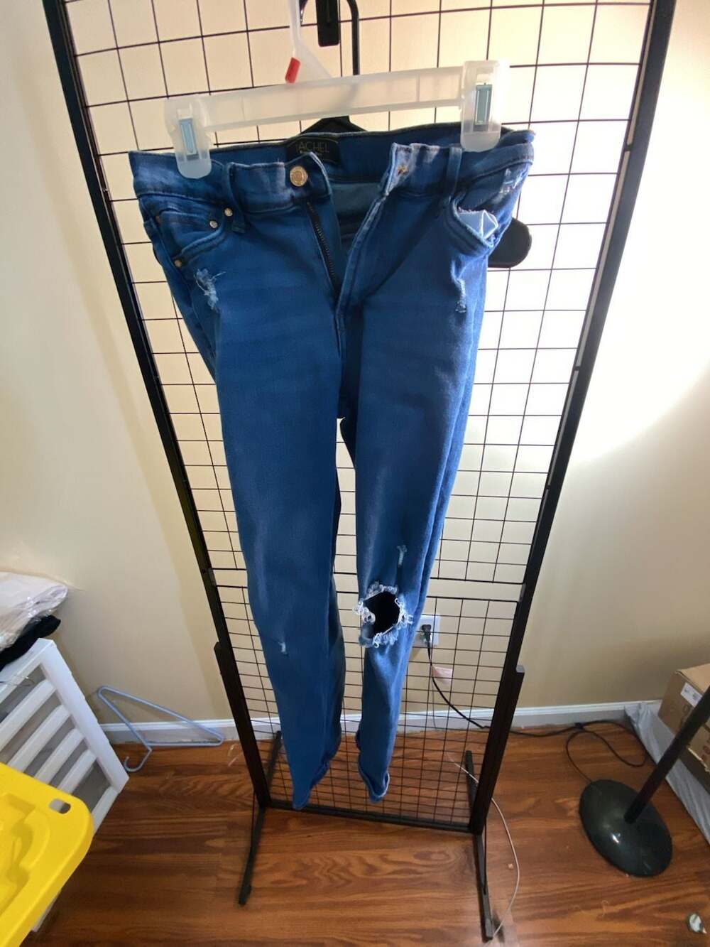 Rachel Roy Distressed Skinny Jeans Size 6/28 Medium Wash